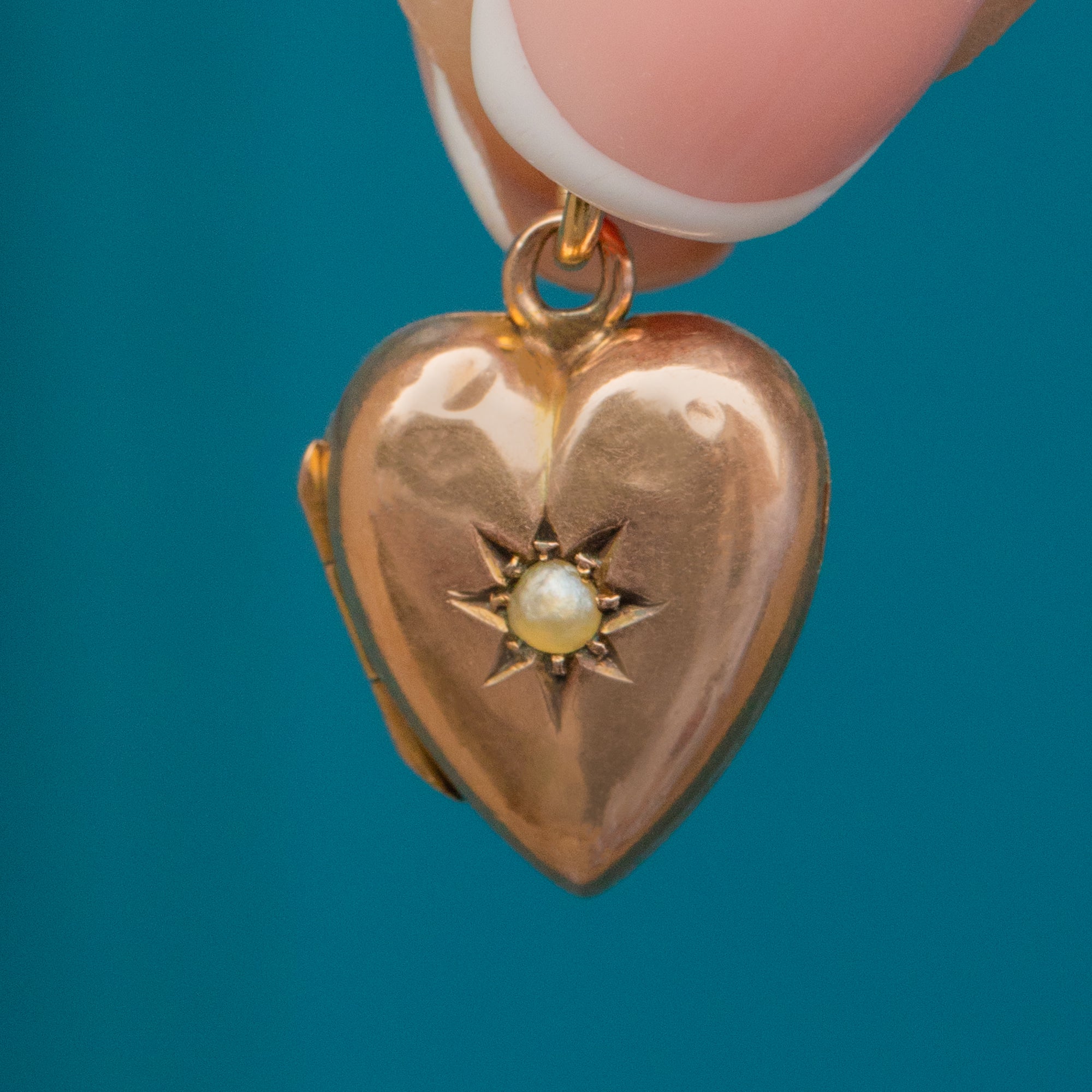 Victorian 9ct Gold Pearl Star Set Heart Locket