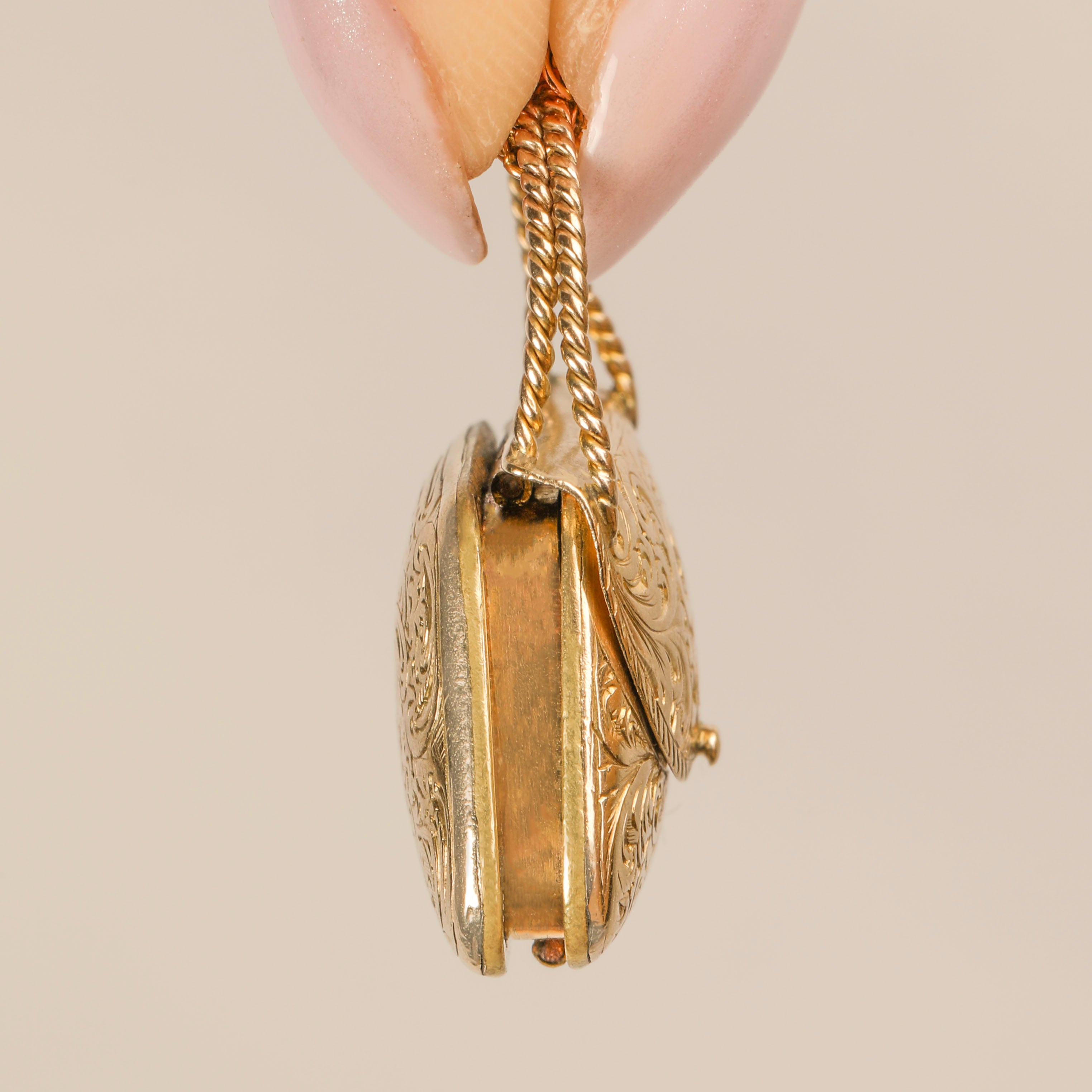 Georgian 9ct Gold Engraved Handbag Locket Pendant, c.1830