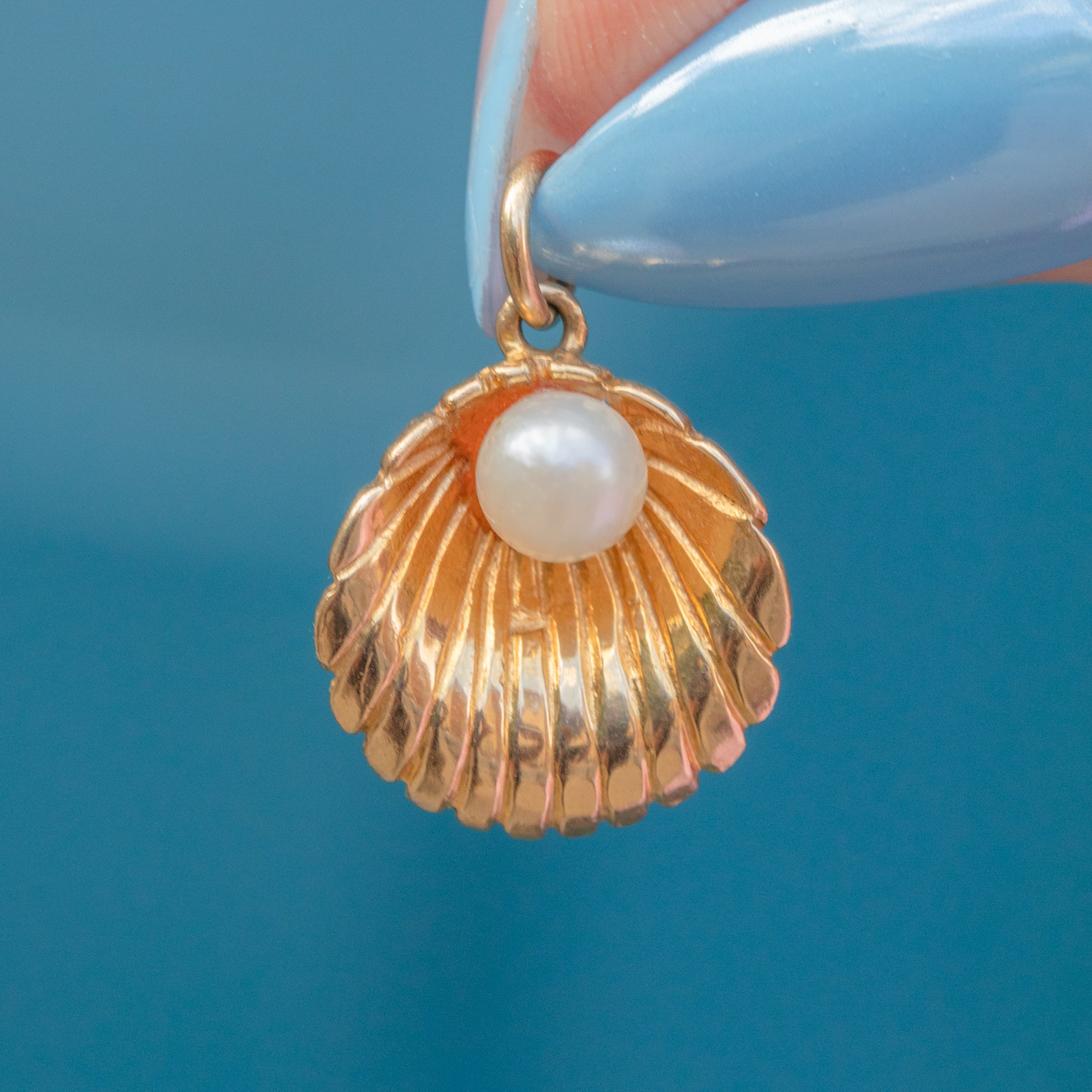 9ct Gold Pearl Shell Charm