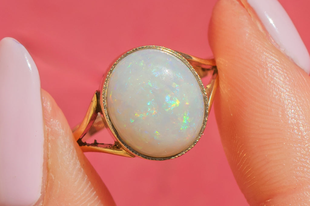 9ct Gold Opal Ring, 3.50ct