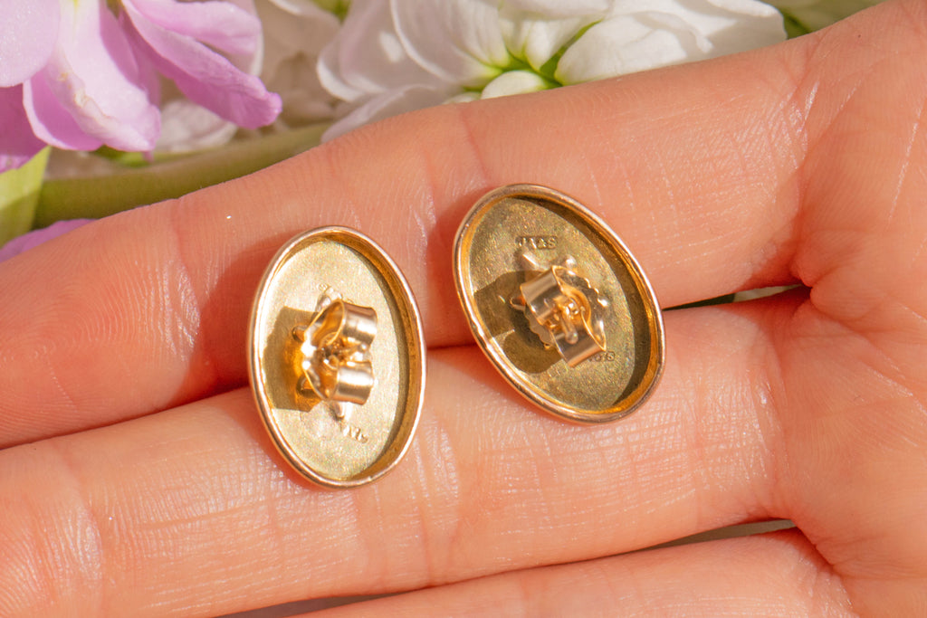 Victorian 9ct Gold Engraved Stud Earrings