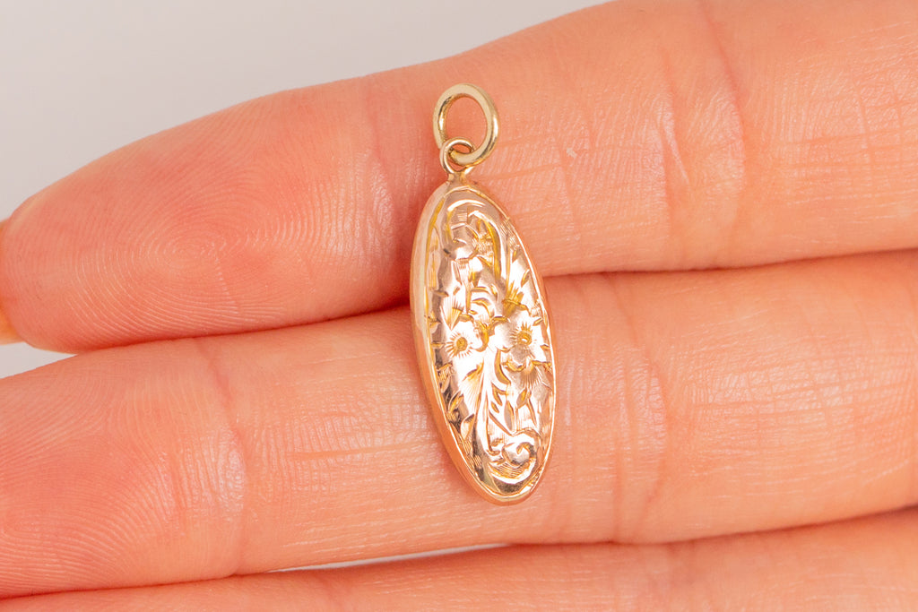 Antique 9ct Gold Engraved Forget-Me-Not Pendant
