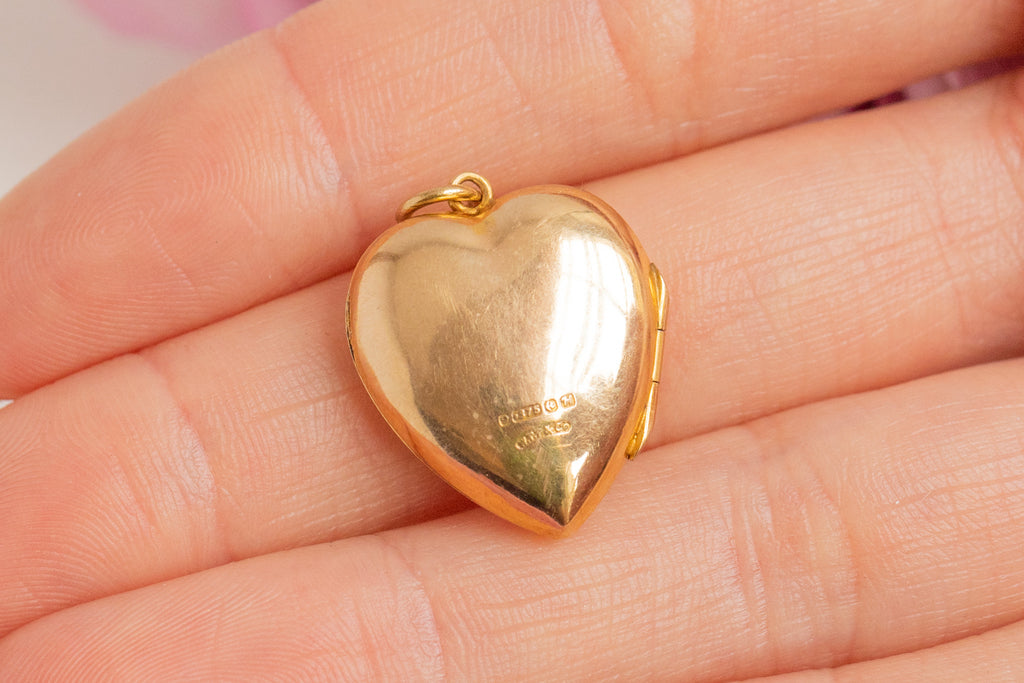 9ct Gold Engraved Heart Locket, 2.9g