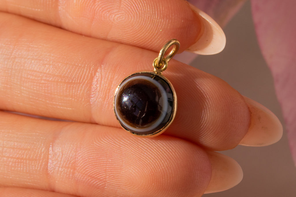 Antique 15ct Gold Banded Agate Charm