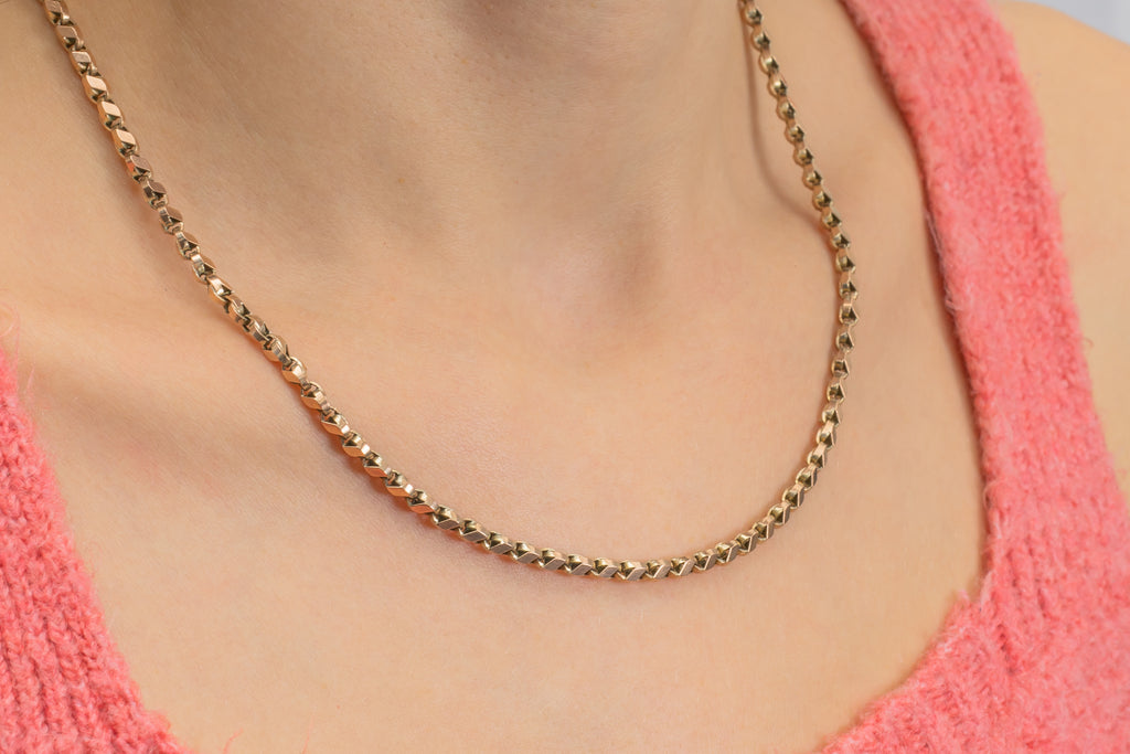 18" Antique 9ct Gold Tulip Chain, with Dog-Clip (10.3g)
