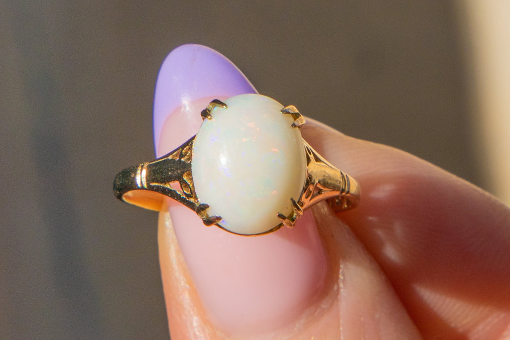9ct Gold Opal Cabochon Ring, 1.70ct