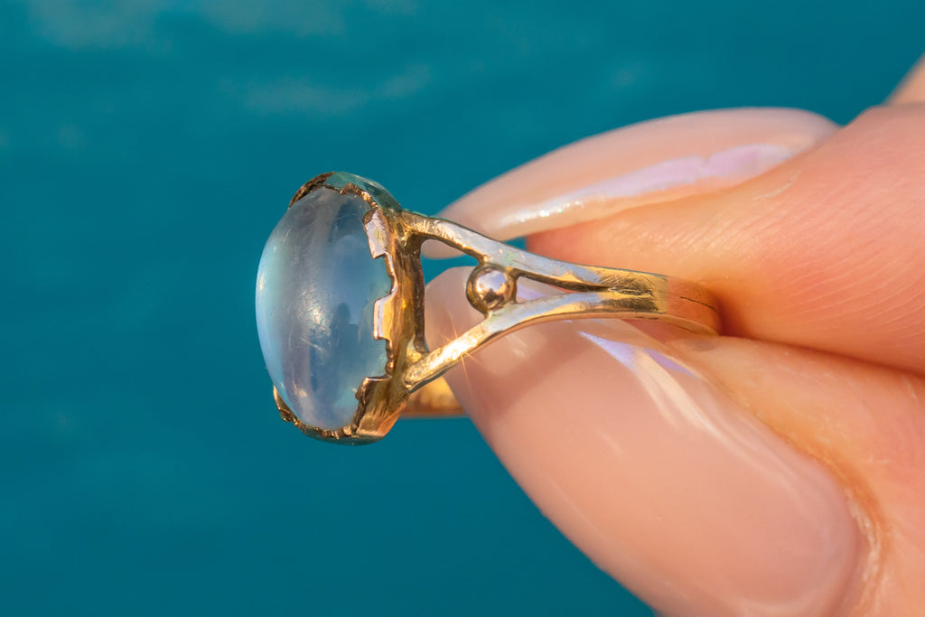 Victorian 9ct Gold Moonstone Ring