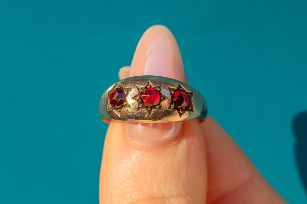 Edwardian 9ct Gold Garnet Star Set Gypsy Ring