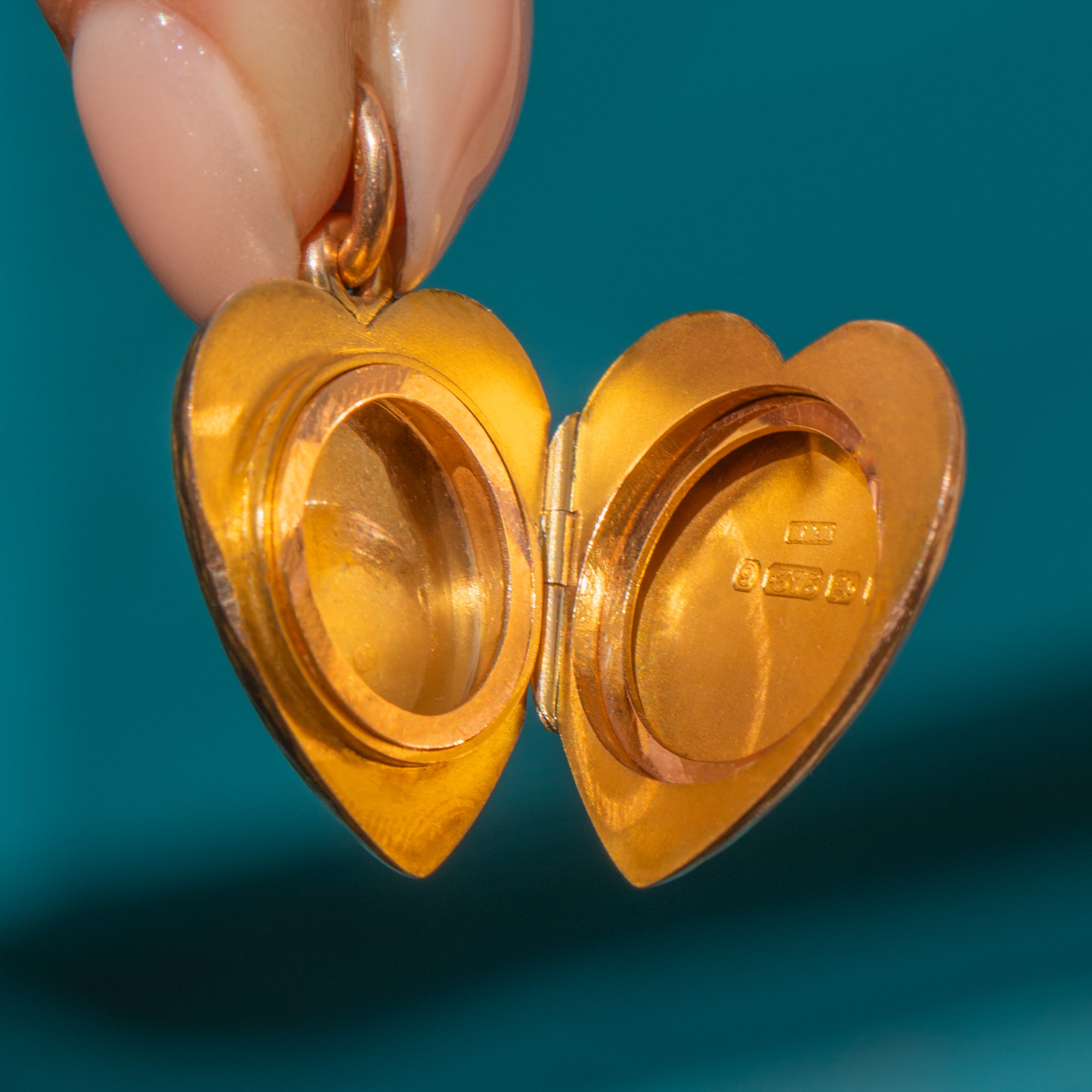 Heart Lockets Examples Antique Solid 9ct Gold Engraved Heart Locket