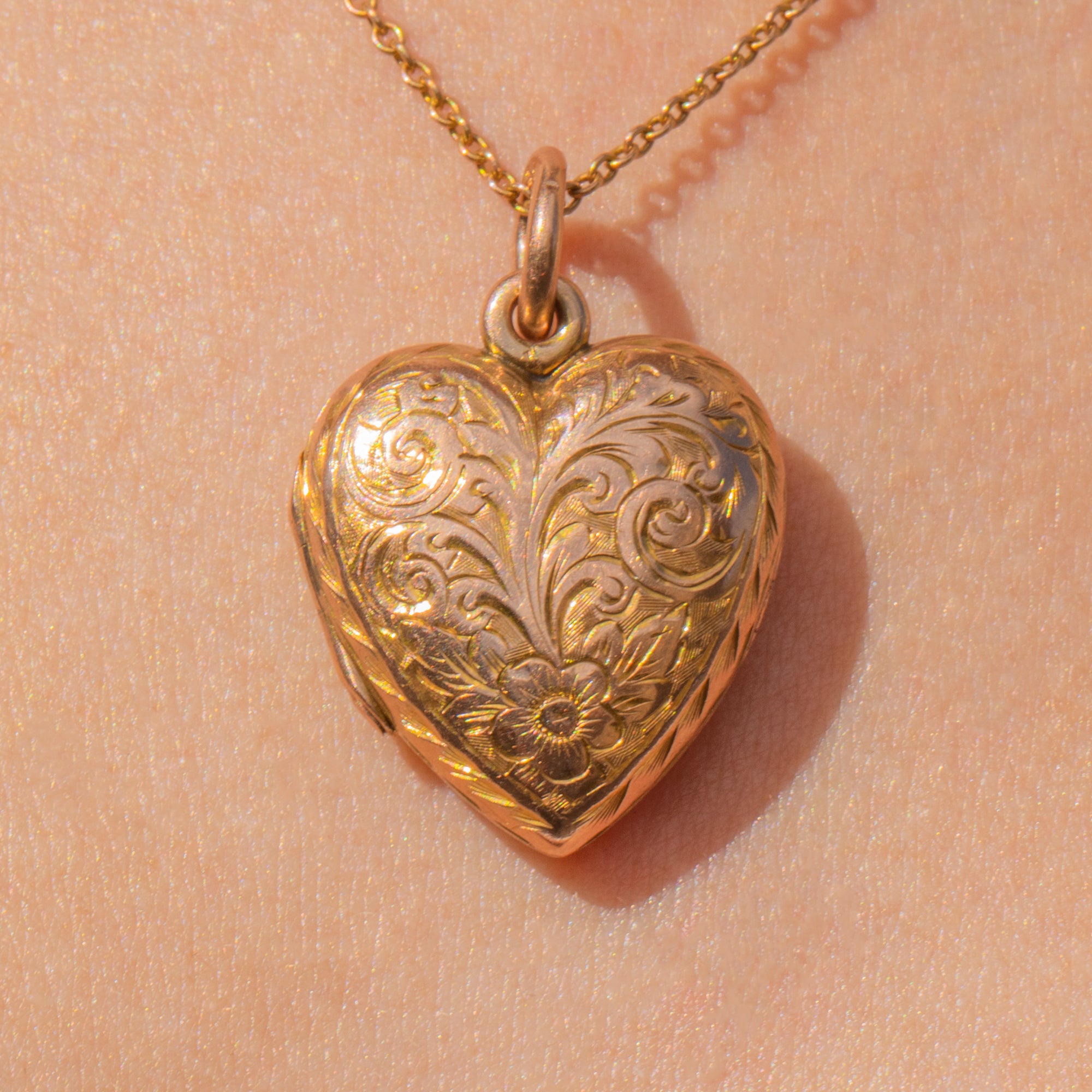 Heart Lockets Examples Antique Solid 9ct Gold Engraved Heart Locket