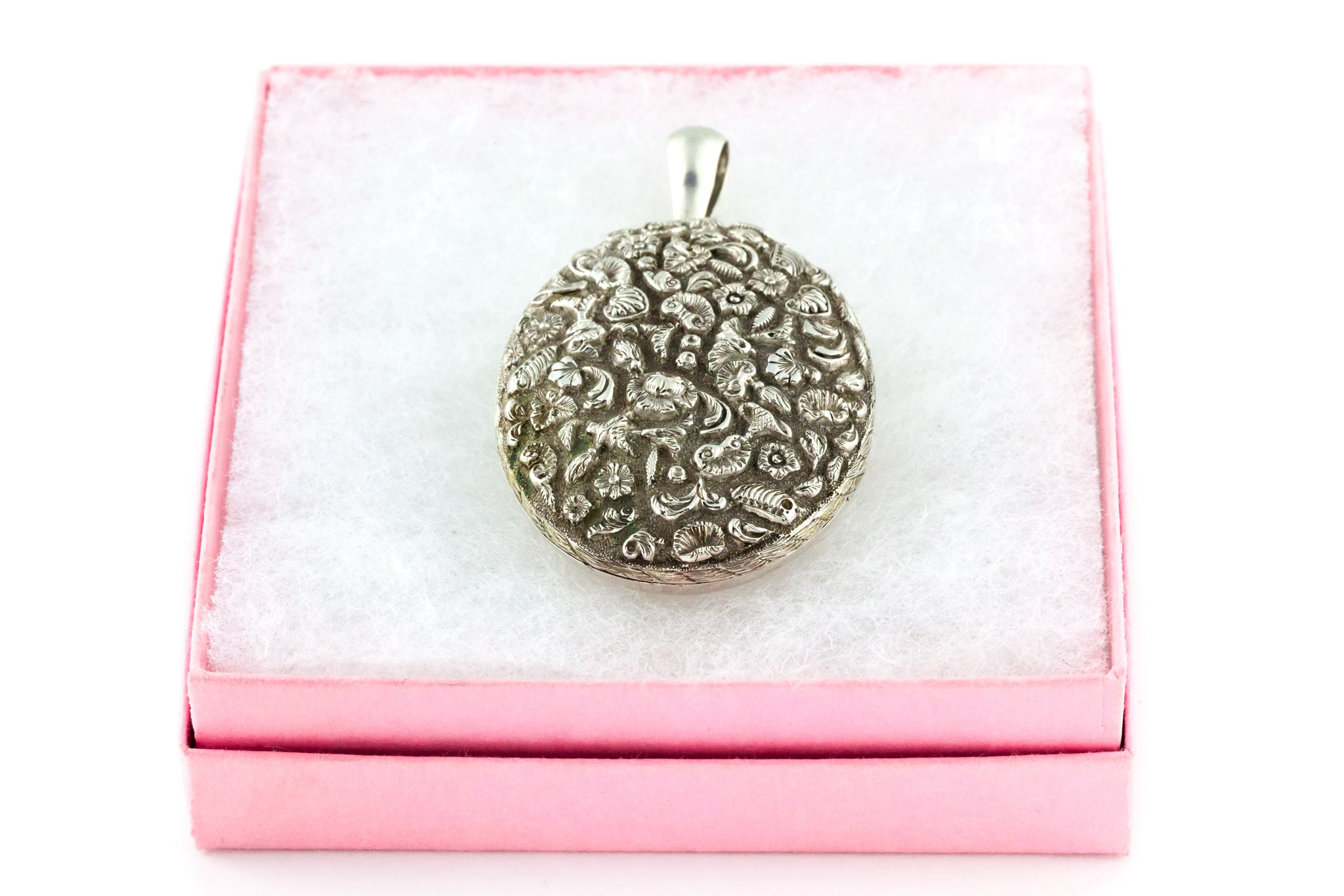 Antique Silver Locket with Shells and Flowers (22.3g) – Lillicoco