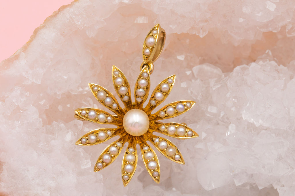 18ct Gold Pearl "Daisy" Flower Pendant, Brooch Fitting & Removable Bale