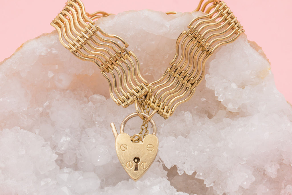 9ct Gold Gate Bracelet with Heart Padlock, 7.5"