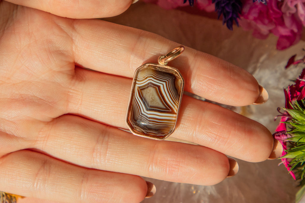 Victorian 9ct Gold Banded Agate Slab Pendant