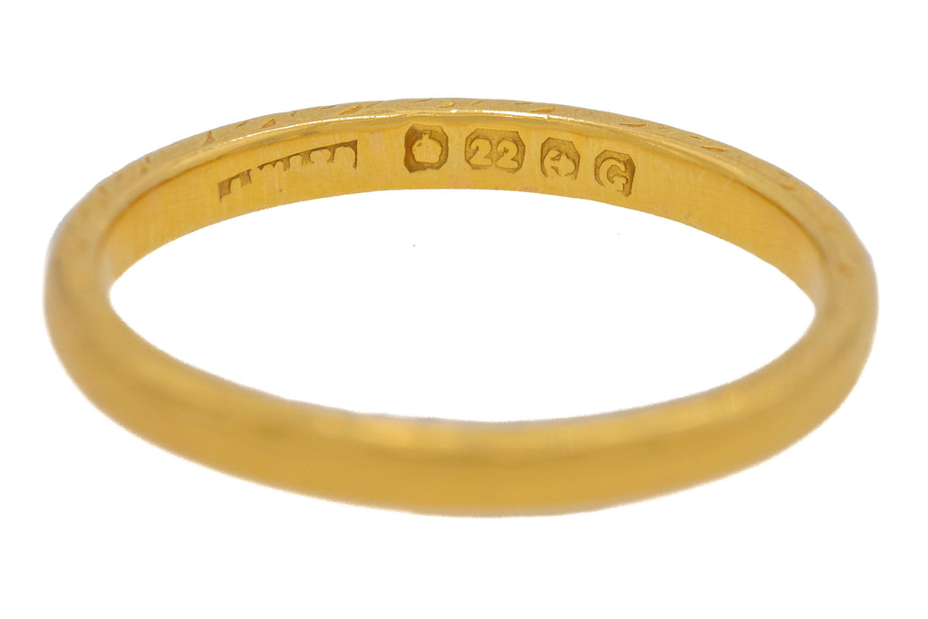 22ct Gold Engraved Wedding Band