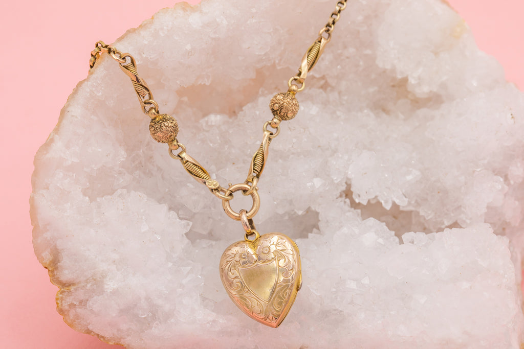17.5" Edwardian 9ct Gold Heart Locket Necklace, 7g