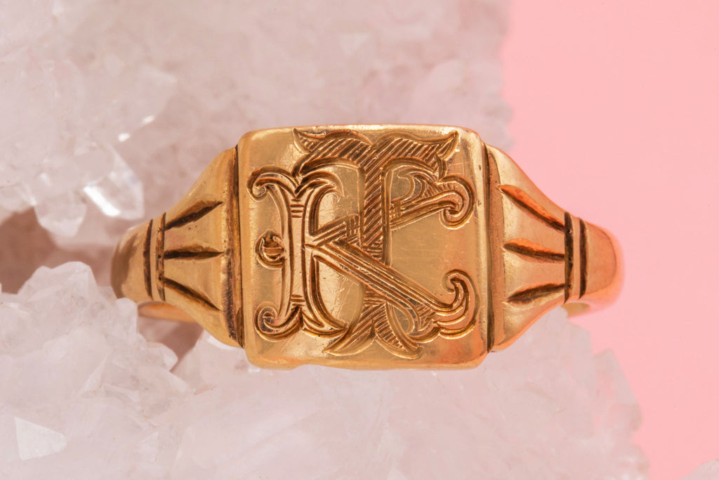 Antique 9ct Gold Signet Ring, Engraved 'KT' (6.7g)