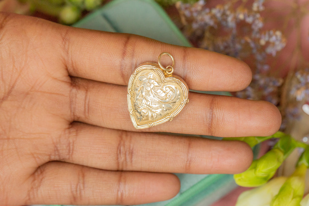 Edwardian 9ct Gold Heart Engraved Locket, "E.S"