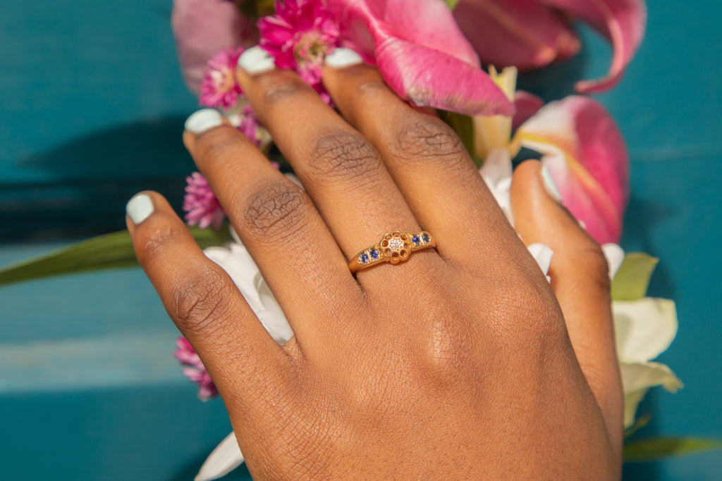 18ct Gold Sapphire & Diamond Flower Ring