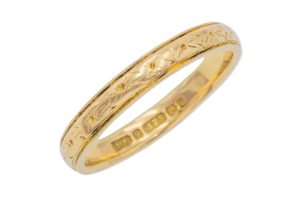 9ct Gold Engraved Wedding Band