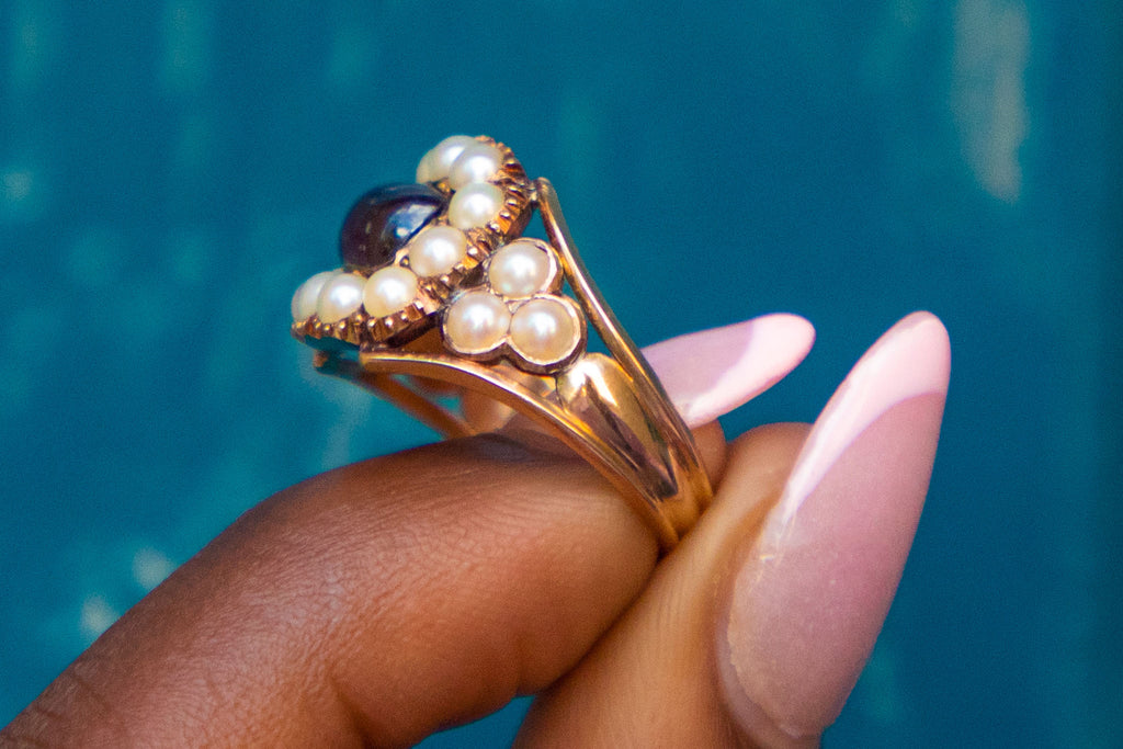 Georgian 18ct Gold Sugarloaf Garnet Pearl Ring