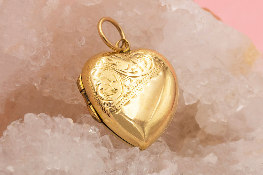 9ct Gold Engraved Heart Locket