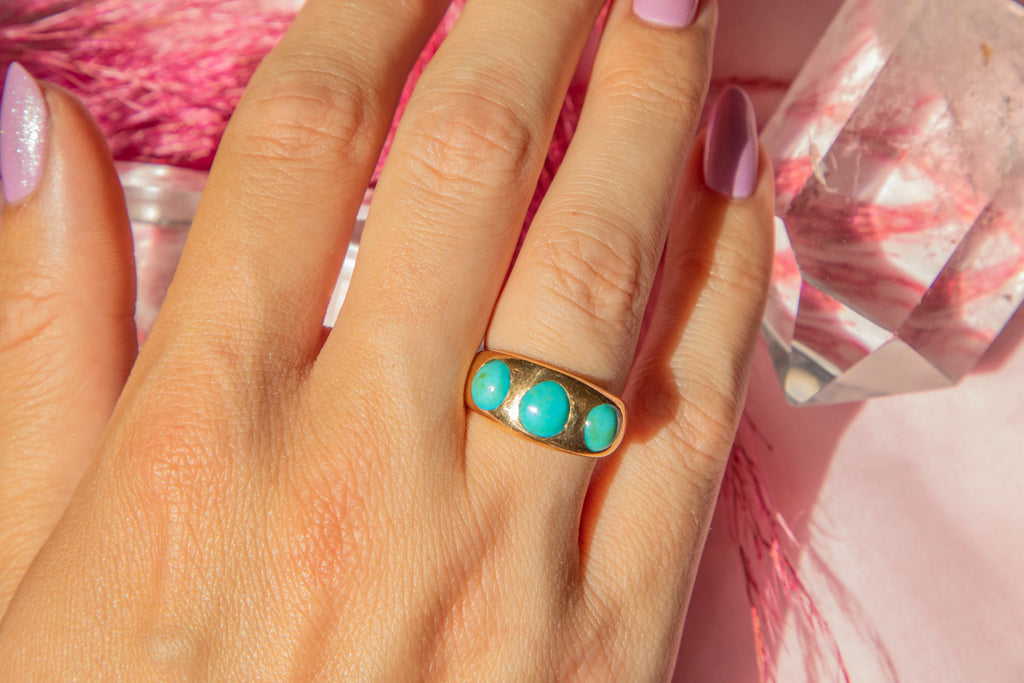 Antique Heavy 18ct Gold Turquoise Cabochon Ring