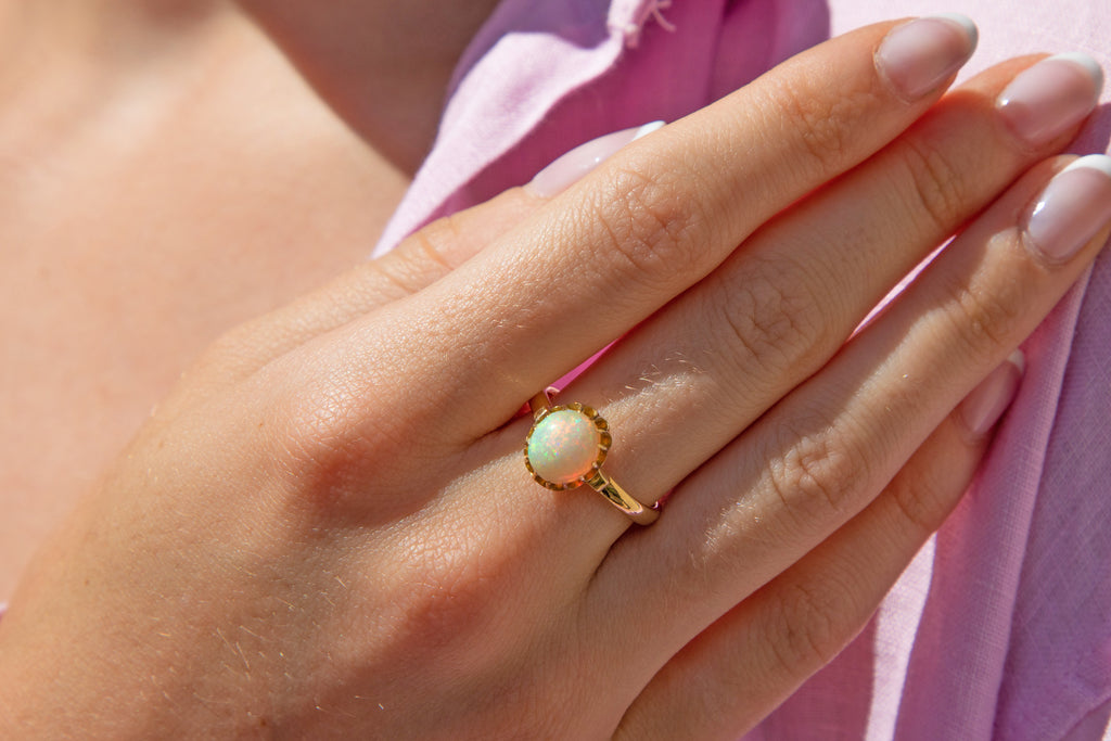 18ct Gold Opal Cabochon Ring, 1.20ct