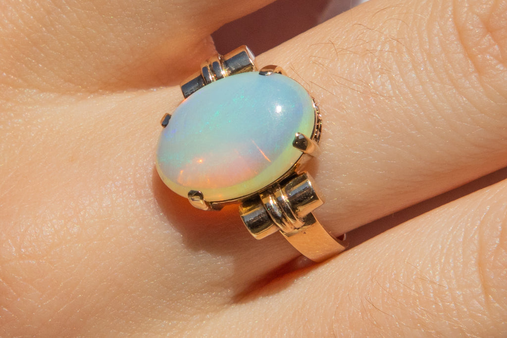14ct Gold Opal Ring, 2.90ct