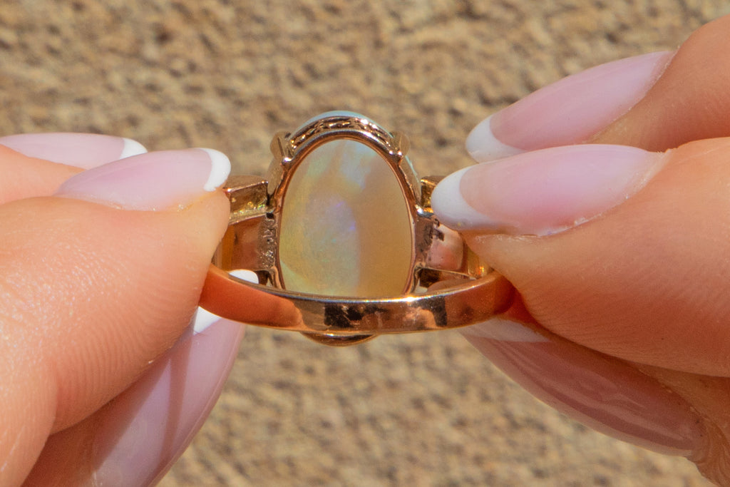14ct Gold Opal Ring, 2.90ct