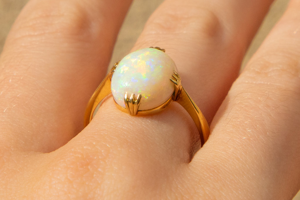 18ct Gold Large Opal Cabochon Ring, 3.70ct