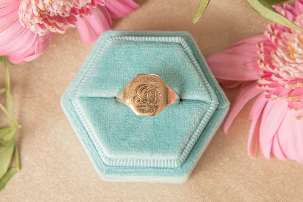 Antique 9ct Gold Rectangular Engraved Signet Ring, "Lucky"