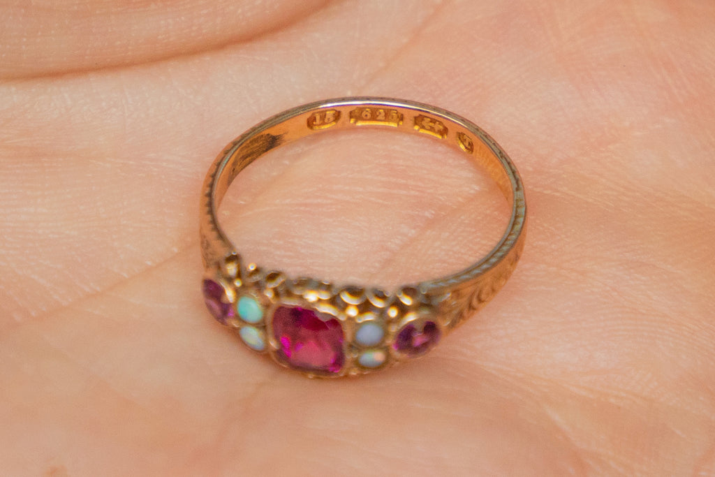 15ct Gold Victorian Garnet & Opal Ring, 0.45ct Garnet