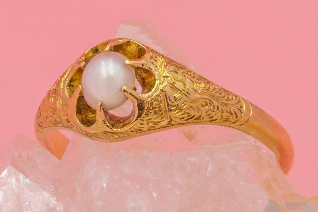 Antique 18ct Gold Engraved Pearl Ring