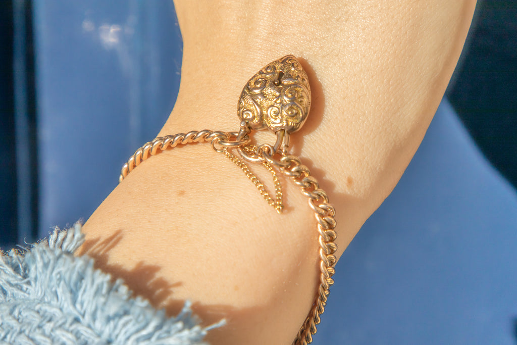 7" Antique 9ct Gold Curb Link Bracelet, Engraved Heart Padlock, 17g