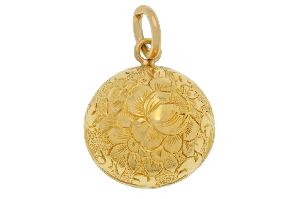 18ct Gold Engraved Dome Charm
