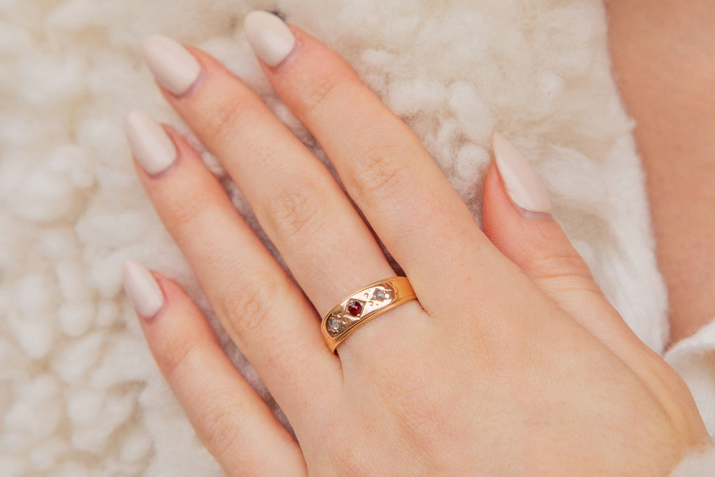 Antique 18ct Gold Rose-cut Garnet Diamond Gypsy Ring