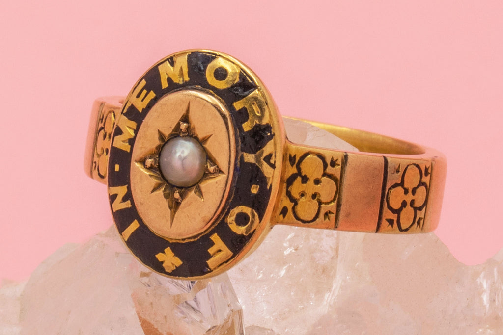 Antique 18ct Gold Black Enamel Pearl Mourning Ring