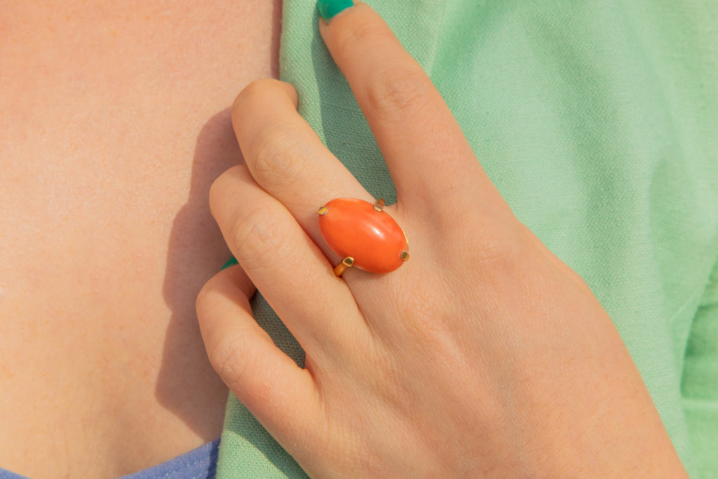 Large 18ct Gold Art Deco Coral Ring